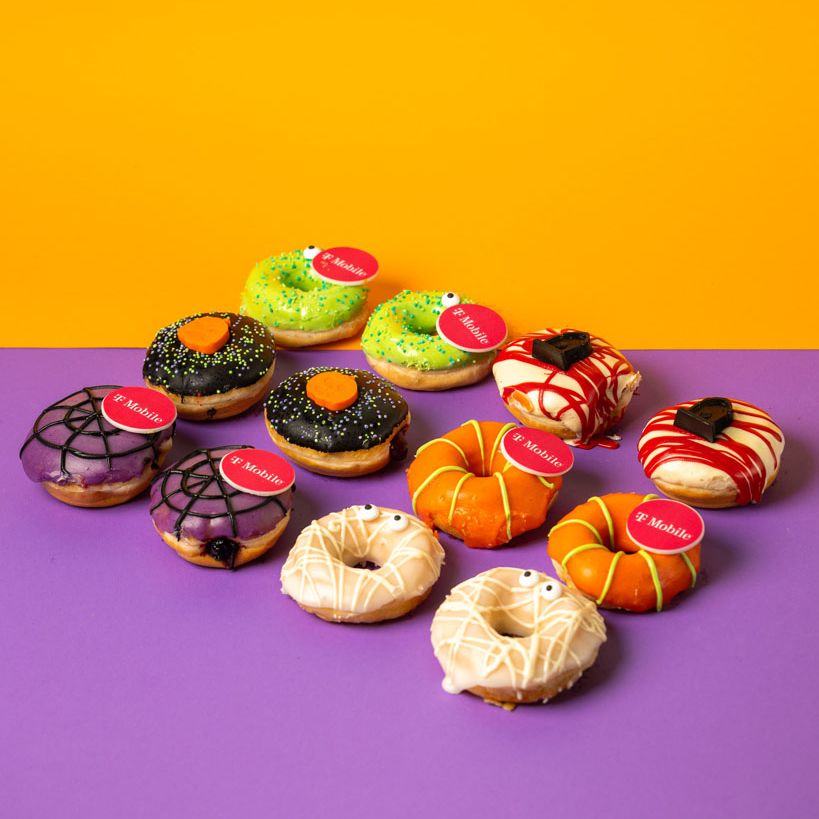 Halloween Office Box – 24 doughnuts with logo (vegan)