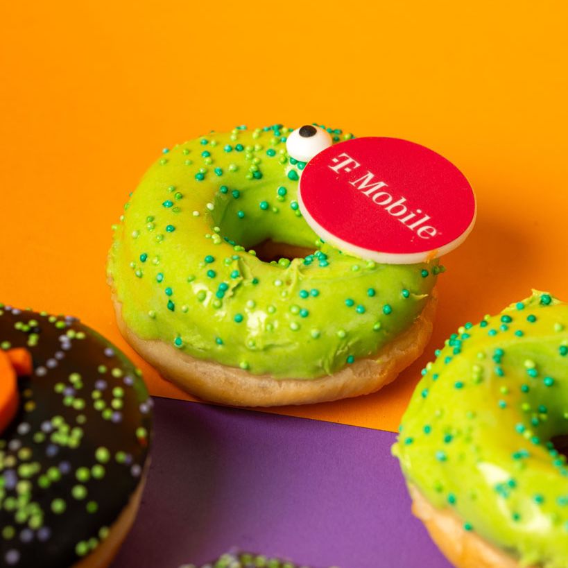 Halloween Office Box – 24 doughnuts with logo (vegan)