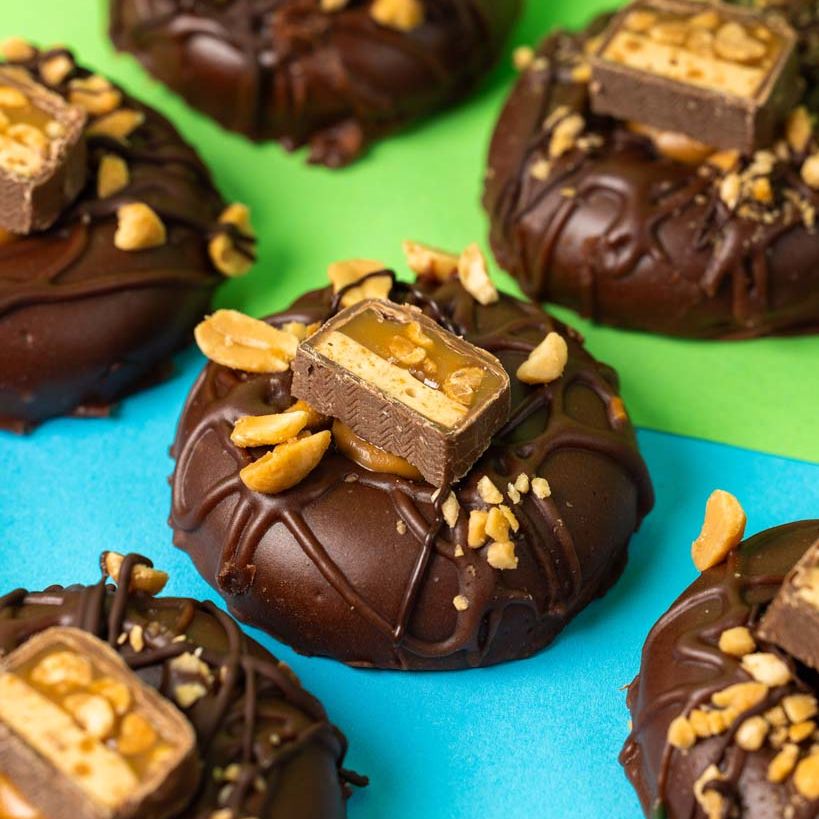 "Baked Snicky Minaj" glutenfreundliche Mini-Kuchen-Donut Geschenkbox (12 Stück)