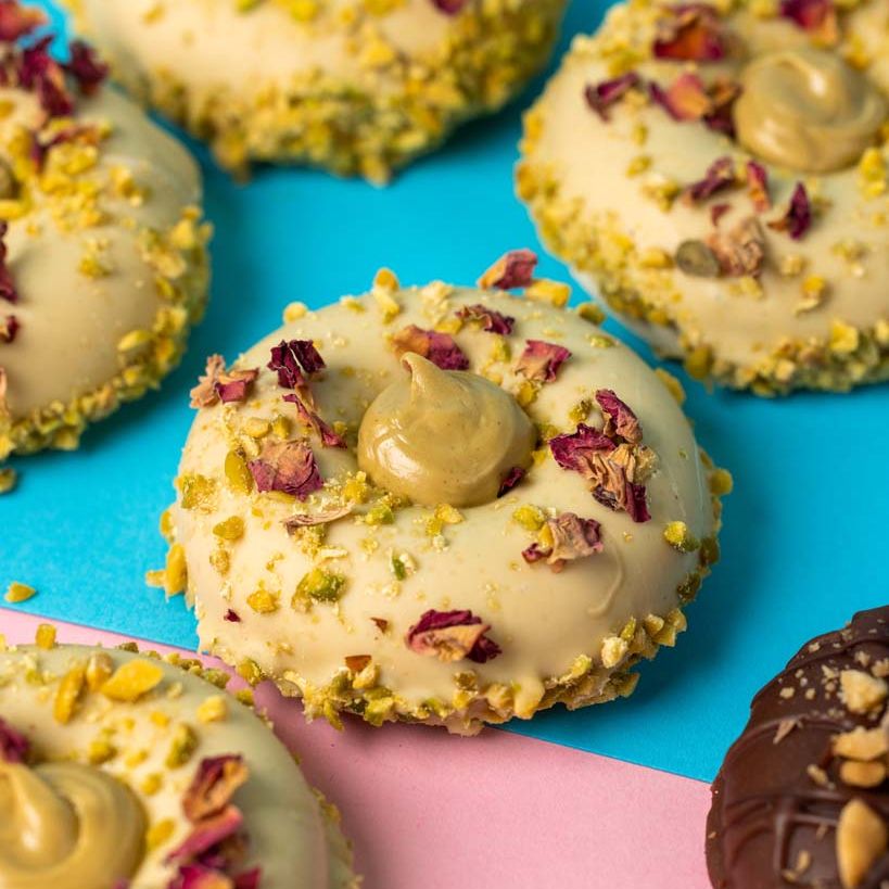 "Baked Chocolate-Pistachio" glutenfreundliche Mini-Kuchen-Donut Geschenkbox (12 Stück)